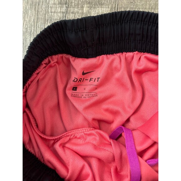 Girls Nike Shorts - Picture 3 of 3